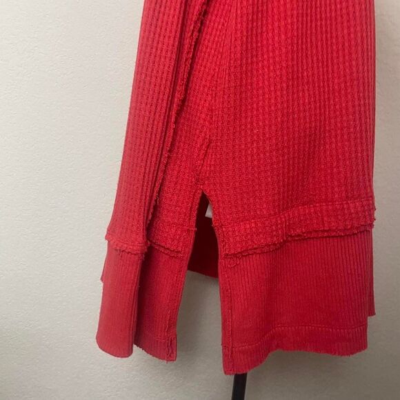 Free People We The Free Red North Shore Oversized Waffle Knit Thermal Size Small - Picture 8 of 8